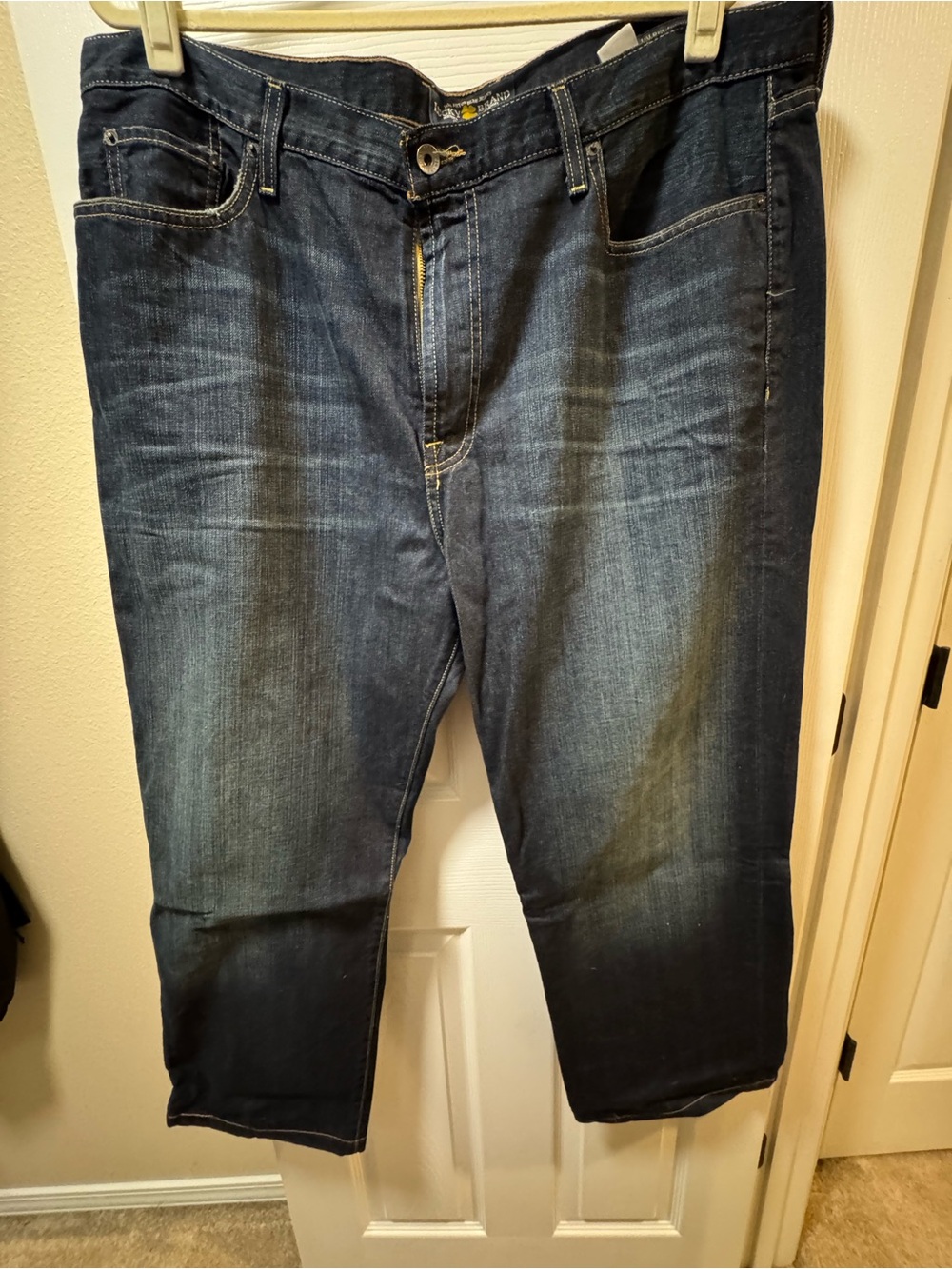Lucky Brand 181 Relaxed straight - 40x30 Wide Leg style Dark Blue Denim Jeans
